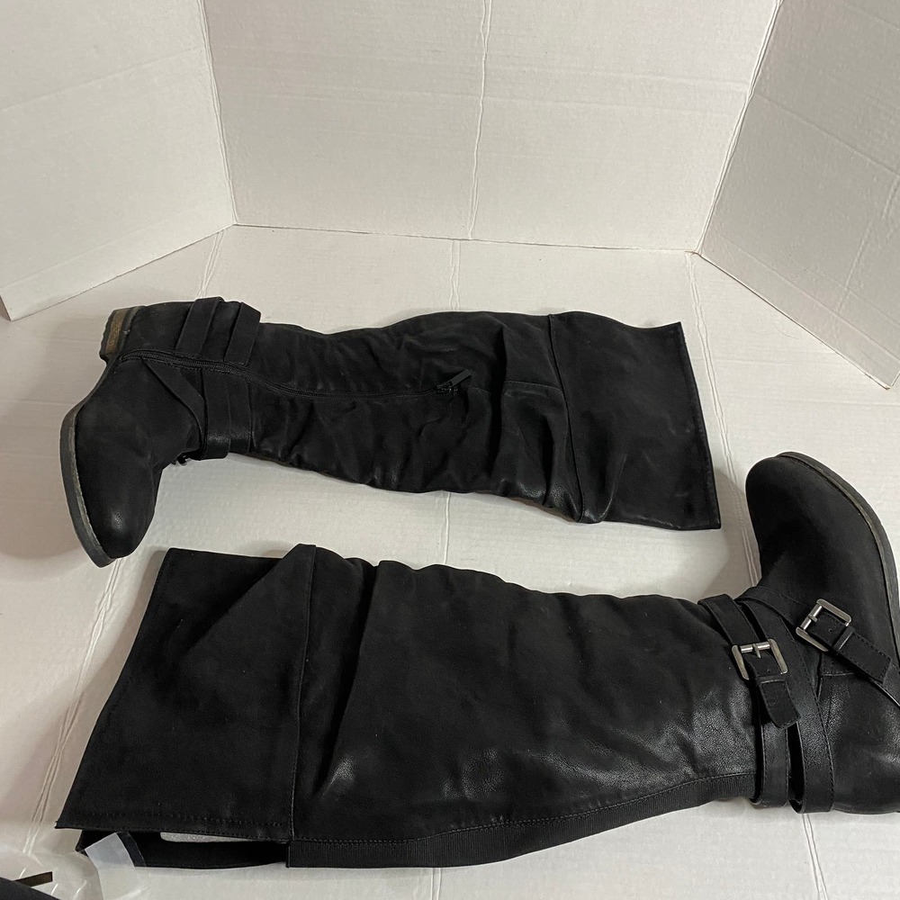 Black Knee-High Leather Boots - Picture 2 of 10